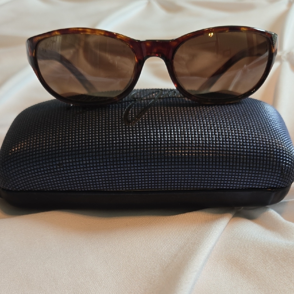 Maui Jim Brown Tortoise Sunglasses - Picture 5 of 5
